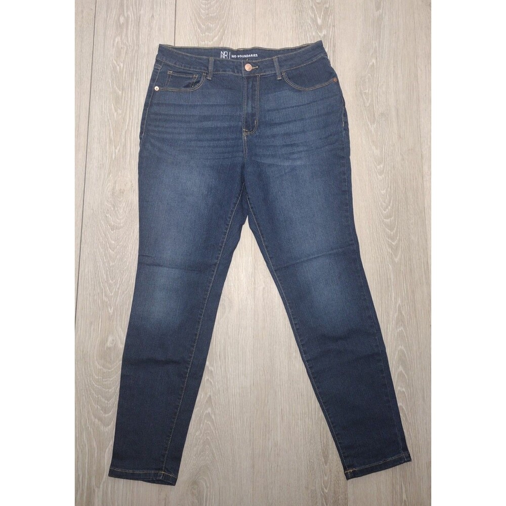 No Boundaries Jeans - Size 13